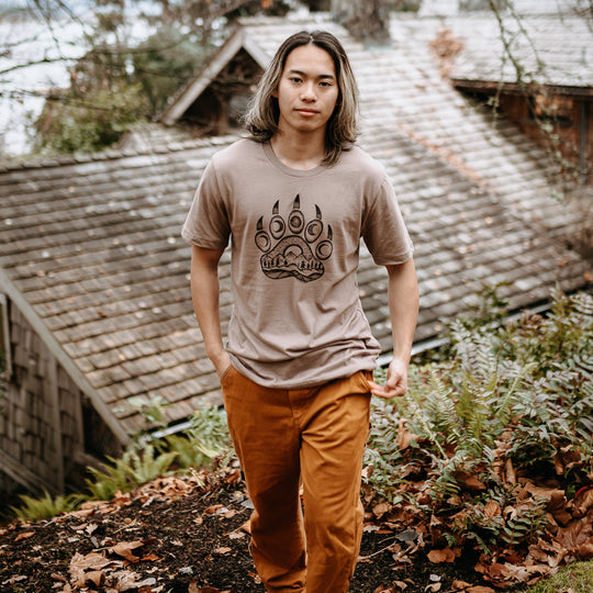 Bear Paw Tee in Pebble Brown