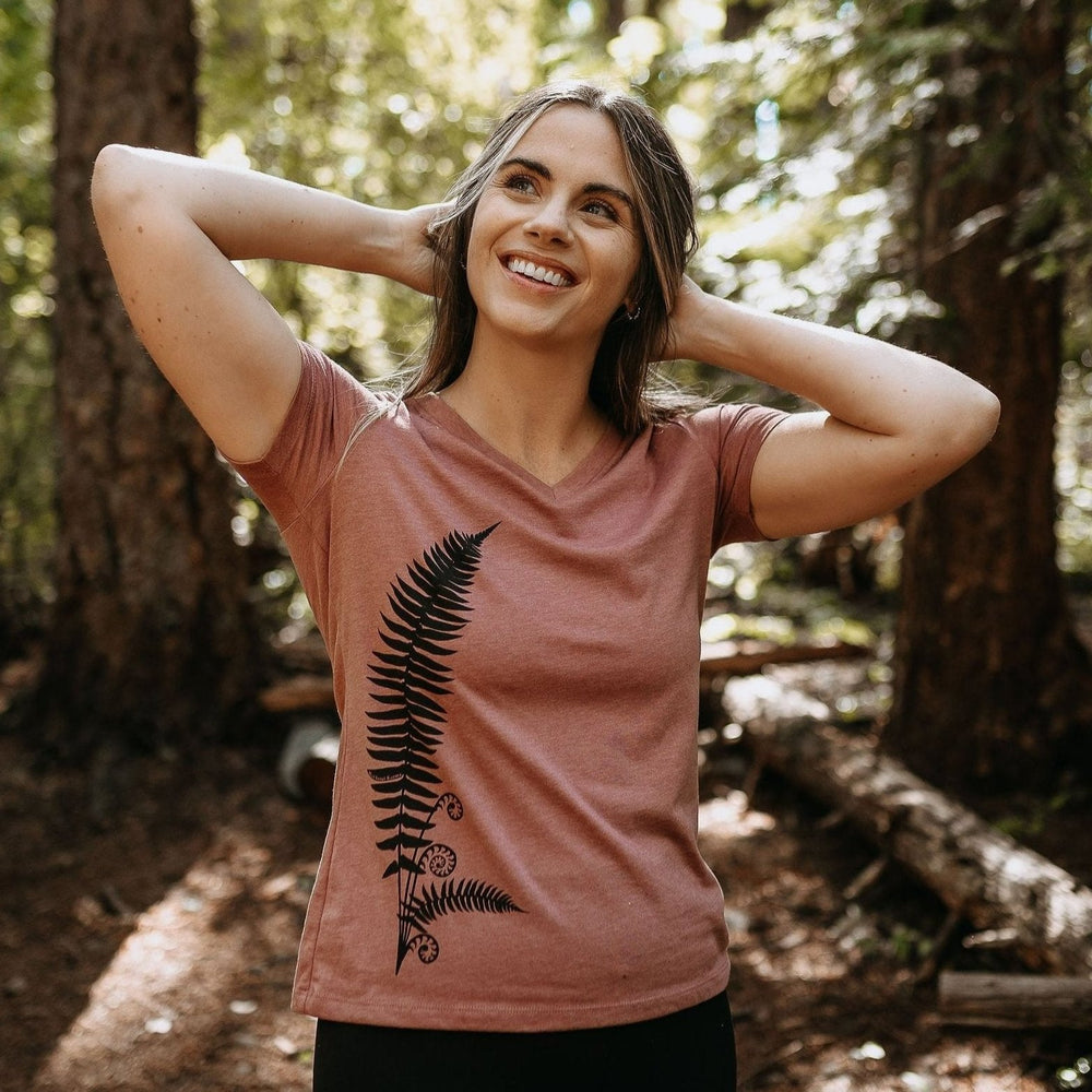 Sword Fern Relaxed V-Neck Tee in Mauve