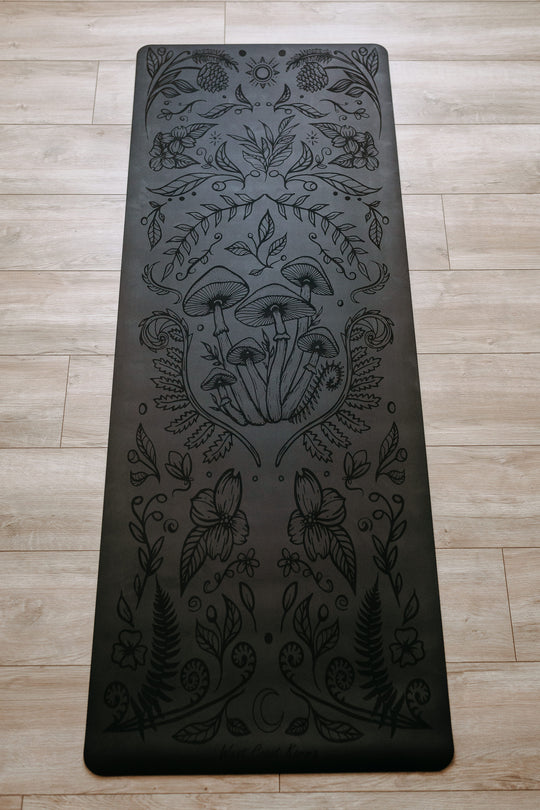 Cottage Mushroom Engraved Black Yoga Mat 5mm