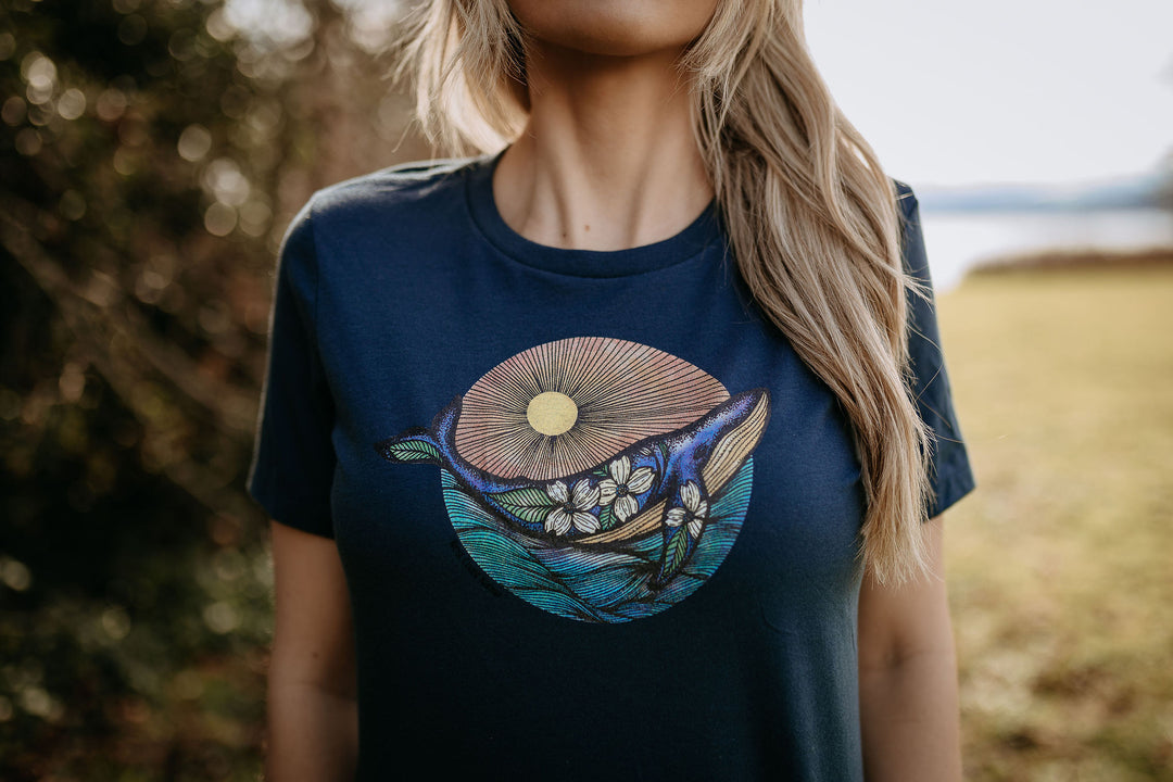 Colourful Humpback Sunrise Relaxed Tee - Vintage Navy
