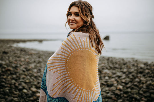 Sunrise Humpback 100% Cotton Woven Blanket