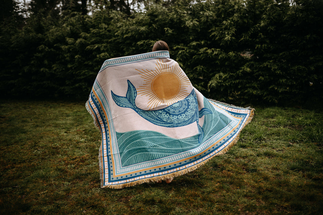 Sunrise Humpback 100% Cotton Woven Blanket